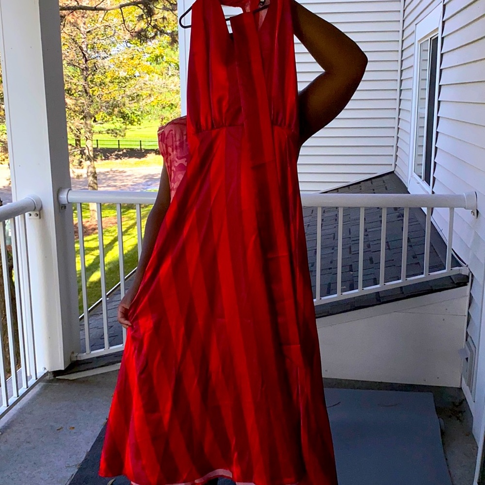 Red sleeveless dress